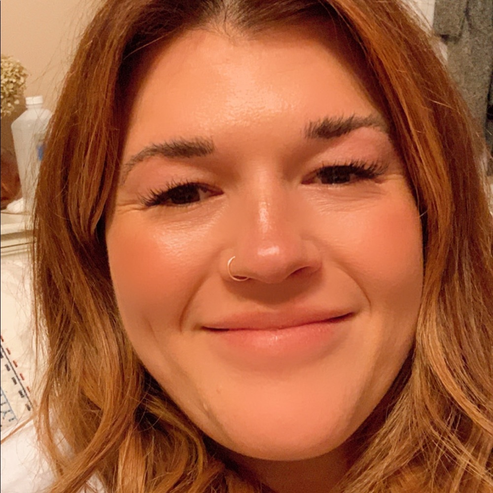 Meet your Posher, Elizabeth